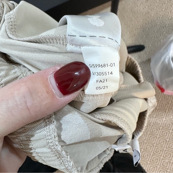 ATHLETA Brooklyn Camo Jogger Pants Elastic Waistband Abalone Beige Womens 4 - Picture 10 of 10